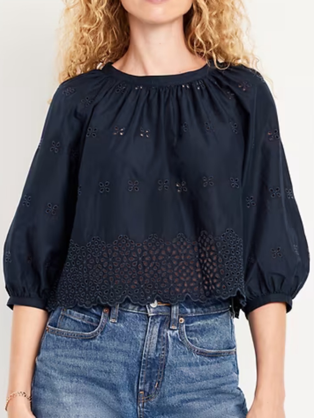 Old Navy NWT Perforated Cropped w/ Eyelet Embroidery Scalloped Hem Size L